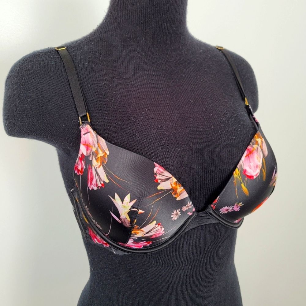 Victoria's Secret Very Sexy Push Up Bra 32D Floral Strappy Lingerie